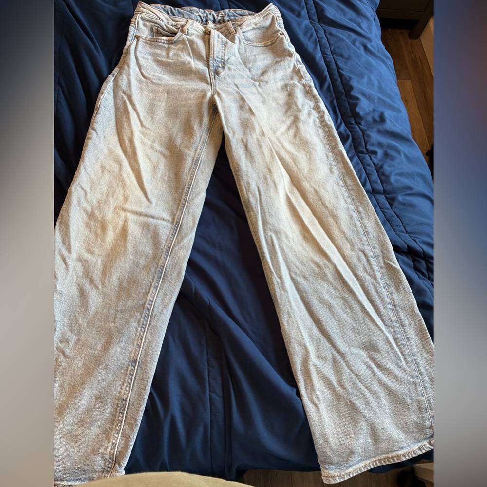 Light Wash High Waisted Mom Jeans